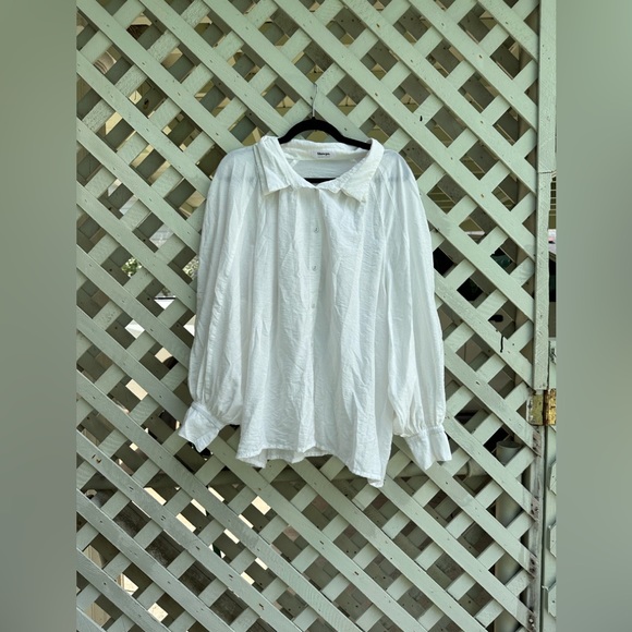 Showpo Sonyeta Balloon Sleeve Blouse - Picture 8 of 9